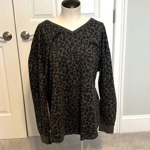Black and charcoal, tunic and medium white cotton in fashionable leopard print